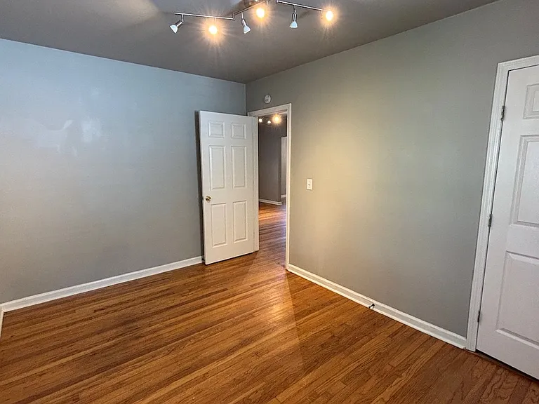 1134 S Xanthus Ave — Photo 11