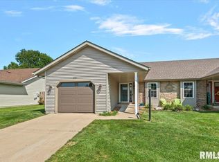 215 Eagle Ridge Dr, Chatham, IL 62629