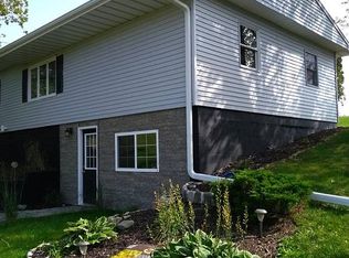 1791 430th Ave, Clinton, IA 52732