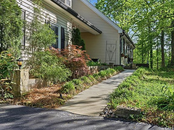 4th image of 1439 Thomas Cir