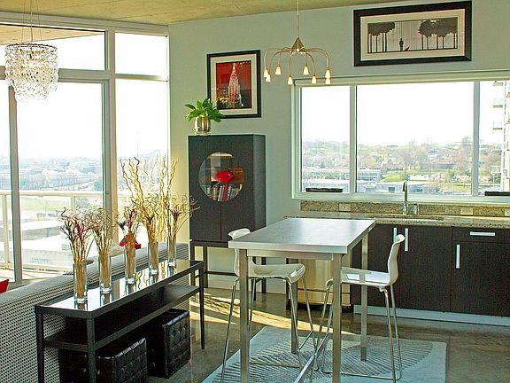 Dining Bar Table w/Stools