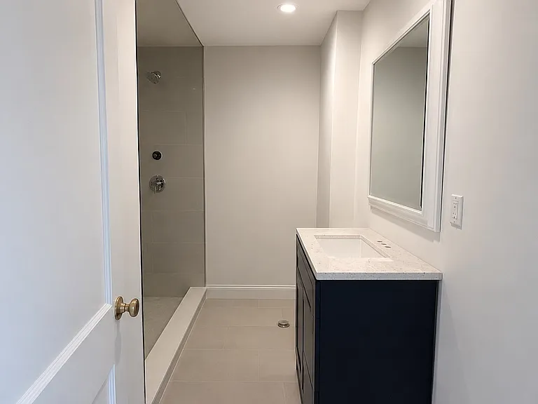 560 Old Town Rd — Photo 16