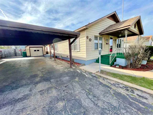917 N 10th St, Frederick, OK 73542