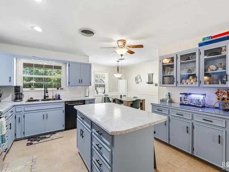 3108 Oak Forest Dr — Photo 14