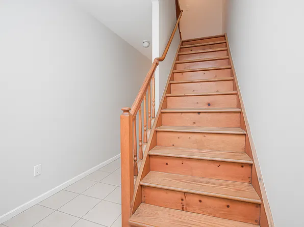 1740 East 13th Street image 2 of 24