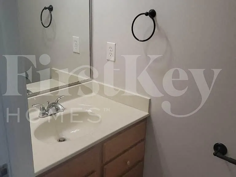 356 Brandon Dr — Photo 11
