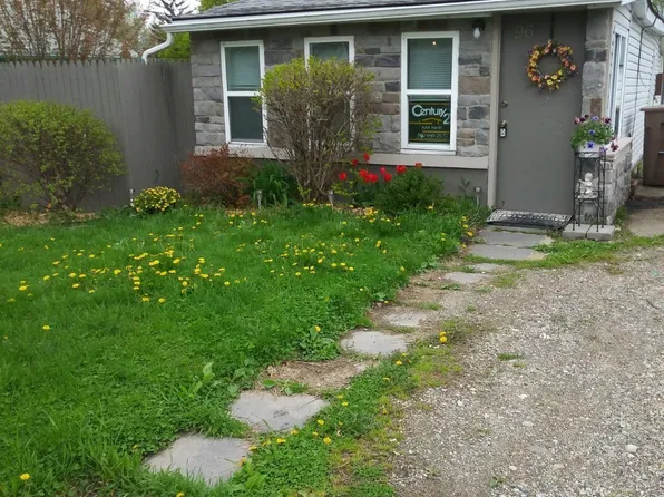 96 W Fairmount Ave, Pontiac, MI 48340