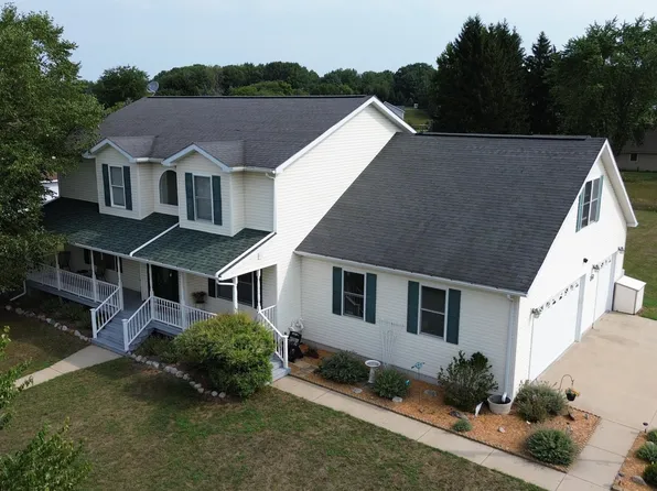 1106 Bundy Dr, Lake Isabella, MI 48893