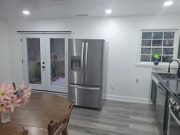 2nd image of 2564 Treadway Dr #D