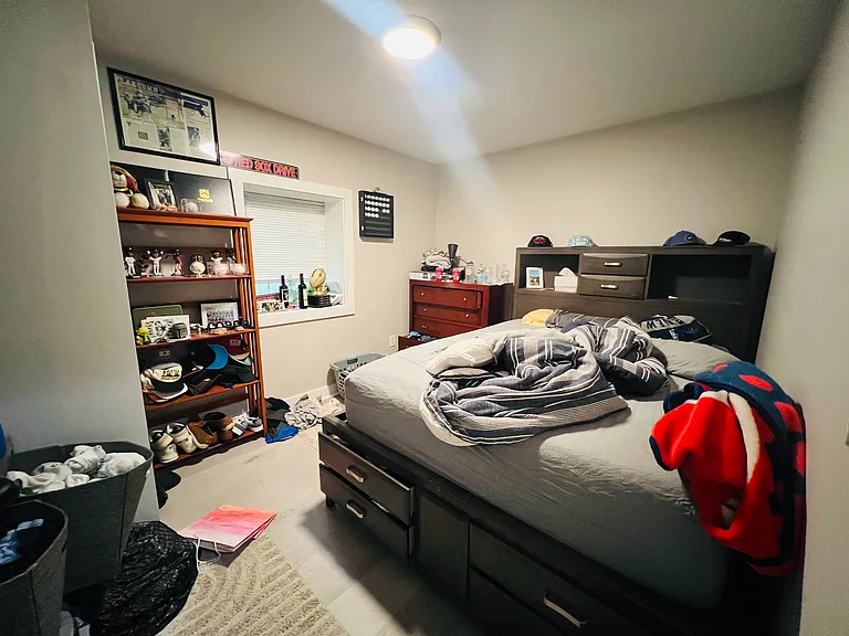 8 W Bellflower St #1 — Photo 16