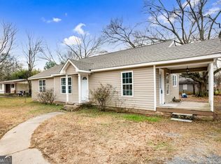 323 Peters St, Calhoun, GA 30701