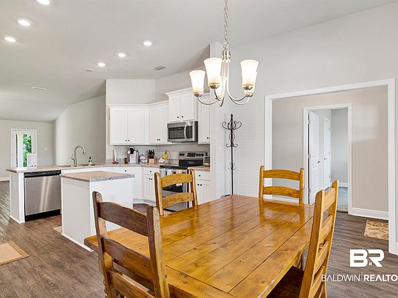 5th image of 22894 Ridgewood Dr