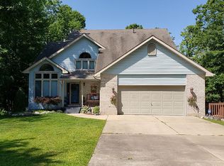 5089 N Fox Rd, Sanford, MI 48657