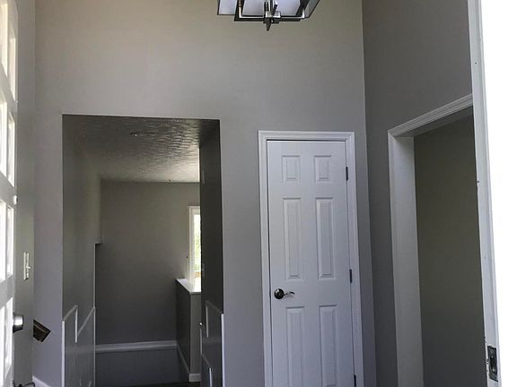 3rd image of 10600 Alameda Dr