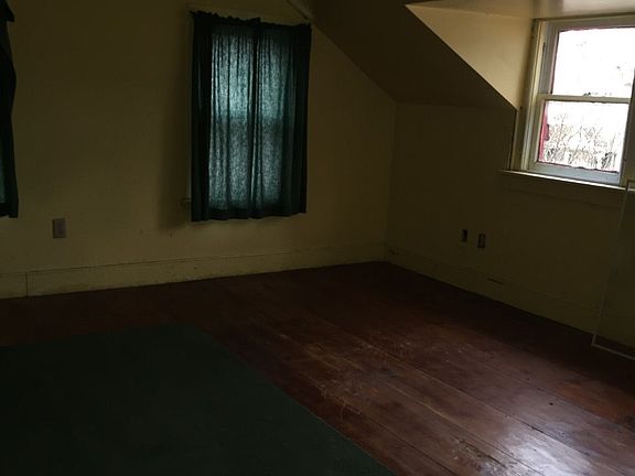 4th image of 119 Charleston St