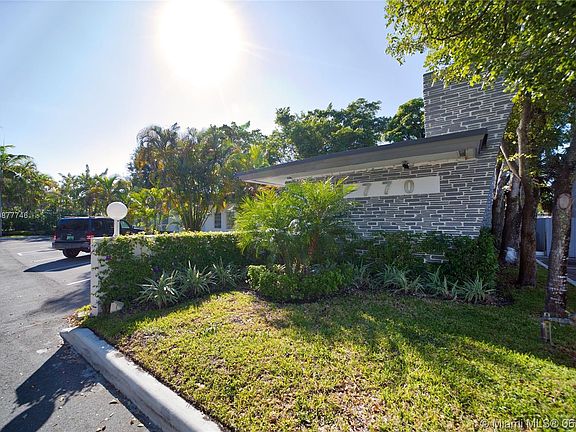 2nd image of 780 NE 123rd St #11