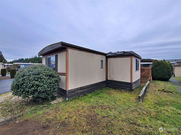 3rd image of 210 37th Street SE #104