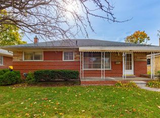 7562 Edward Ave, Center Line, MI 48015