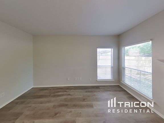 3rd image of 8525 Clearbrook Dr