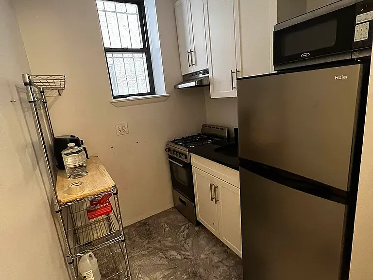 217 E 33rd St #1RE — Photo 6