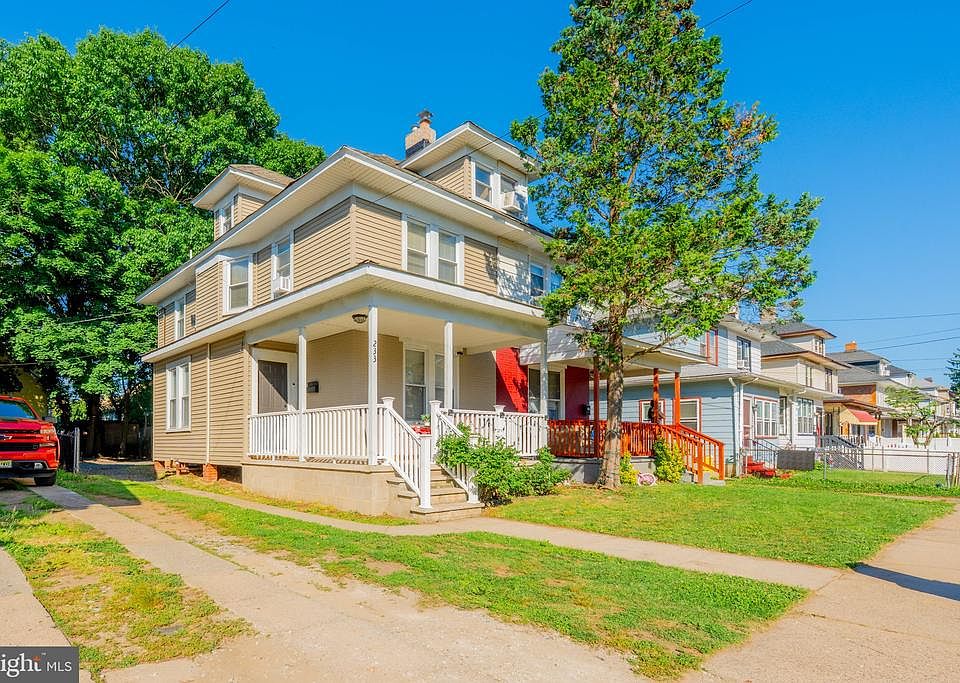 1st image of 233 Park Ln