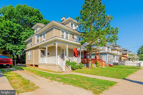 233 Park Ln Photo 1