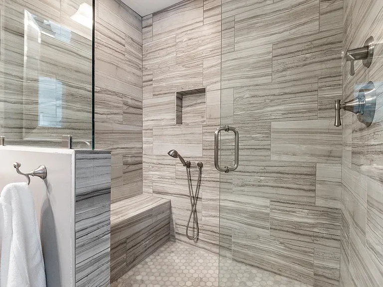 3926 Pineview Dr SE — Photo 24