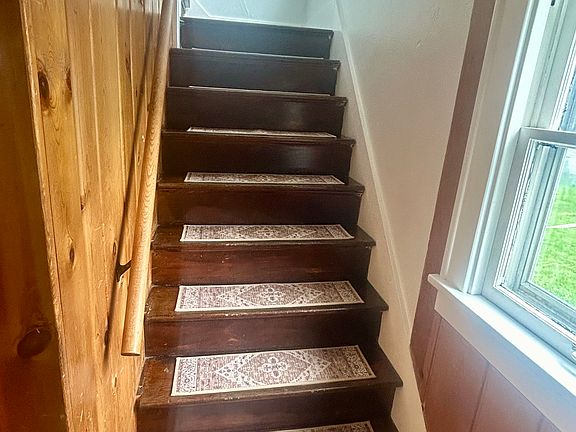 2nd image of 957 Vassar Dr Unit 2