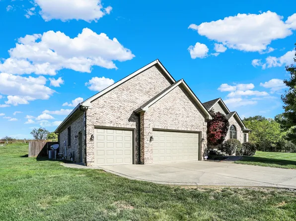 6750 E Rolling Valley Ct, Mooresville, IN 46158