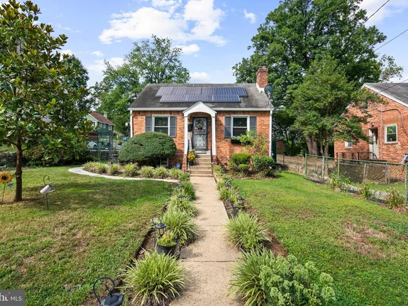 1143 44th Pl SE, Washington, DC 20019