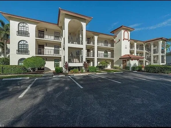 605 Augusta Blvd 4, Naples, FL 34113