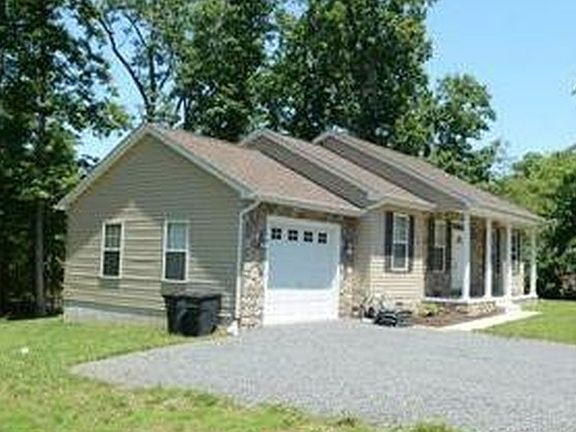 Large 1-car Garage