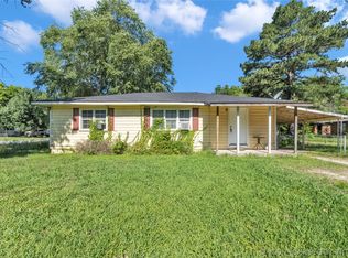 402 3rd Ave, Warner, OK 74469