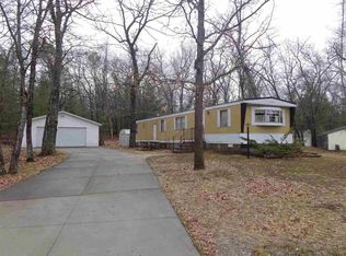 422 Ridgeview, Houghton Lake, MI 48629