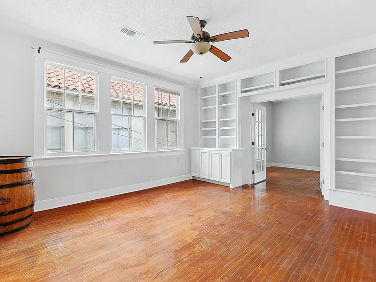 2217 Jefferson Ave — Photo 6