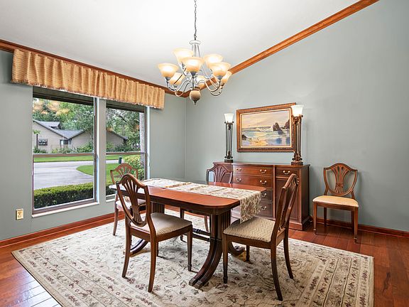 3rd image of 3007 Cypress Creek Dr E