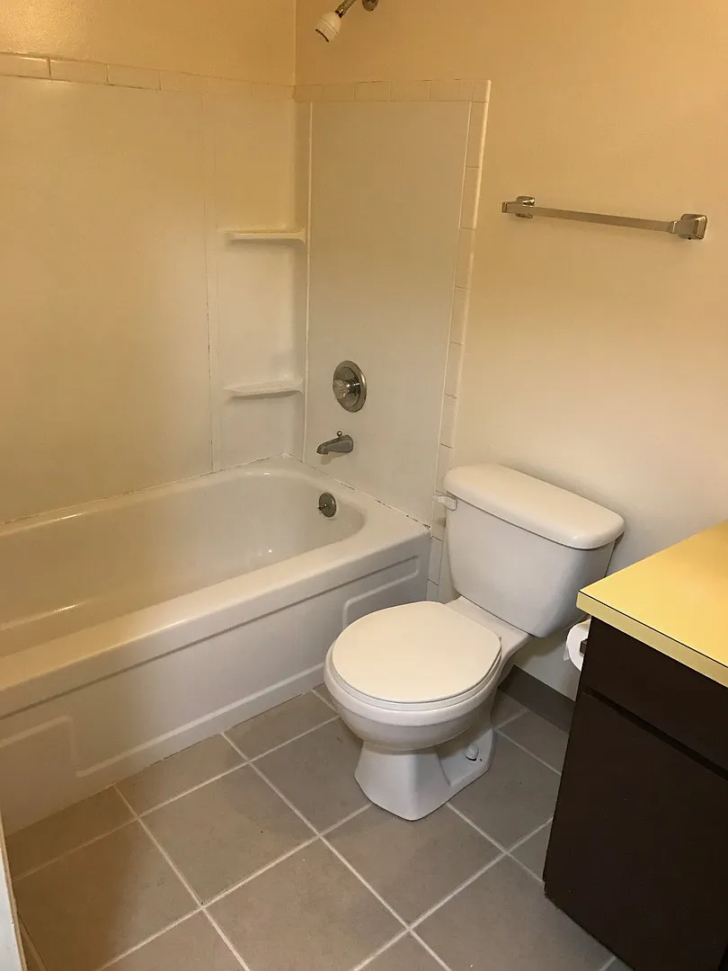Corner Crest Apartments — Photo 2