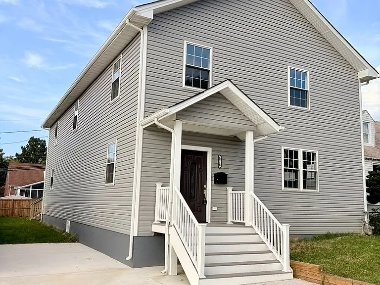 6710 Hudson St — Photo 1