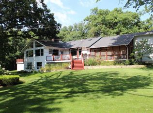 7 Oak Park Dr, Bettendorf, IA