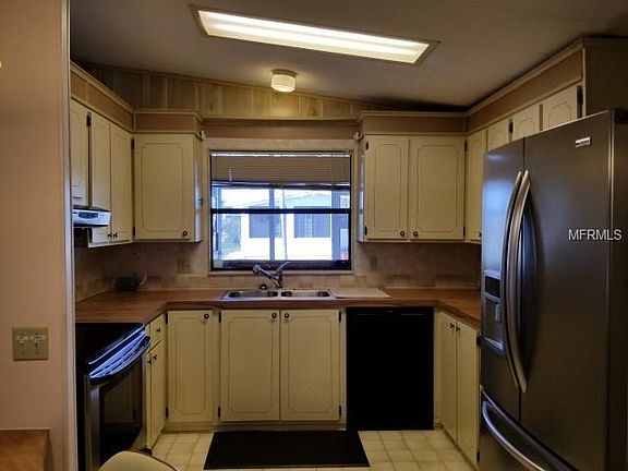 4th image of 201 Squire Ct