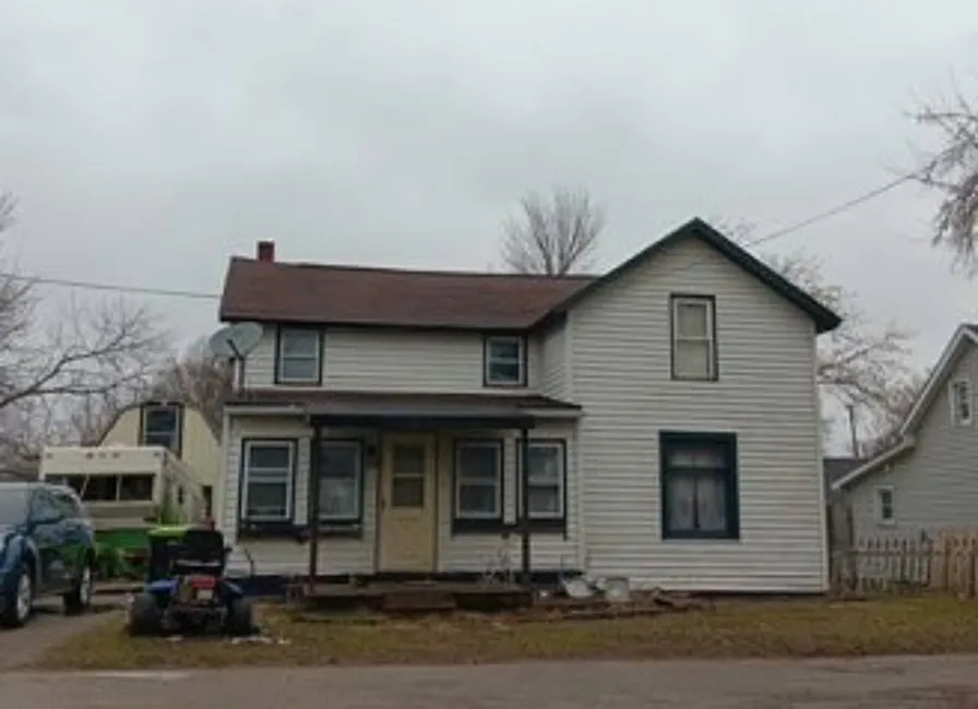 502 W Center St photo 1