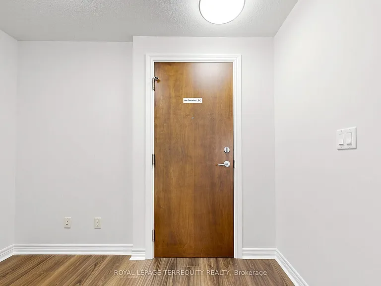 310 Burnhamthorpe Rd W #2810 — Photo 31
