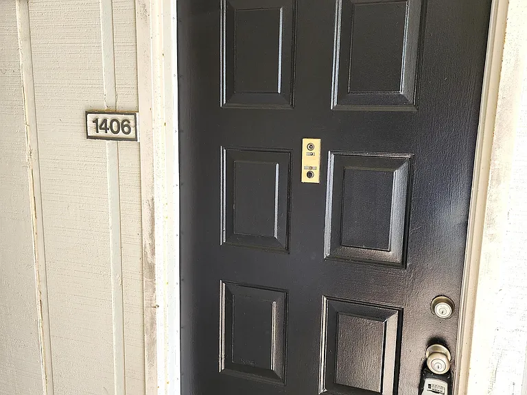 1406 Wingate Way #1 — Photo 4
