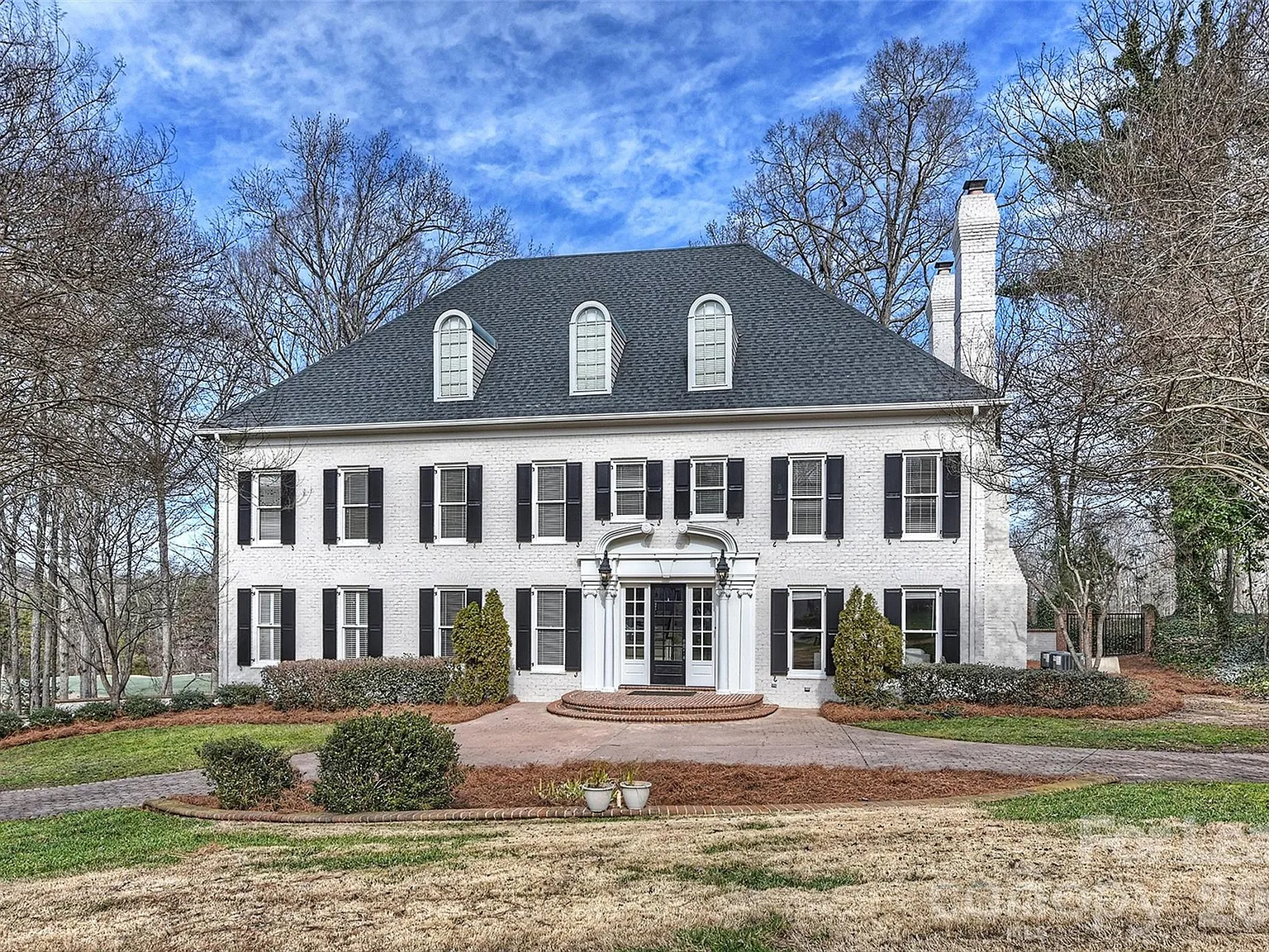 5 bed, 7.5 bath, 7286 sqft, $9,250 — Photo 1