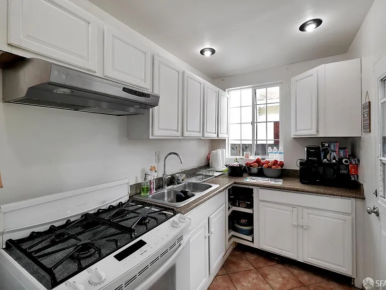 609 S Delaware St — Photo 11