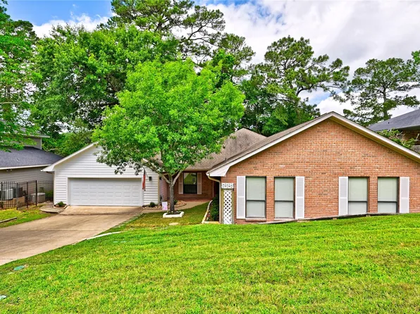 1925 E Lake Dr, Huntsville, TX 77340