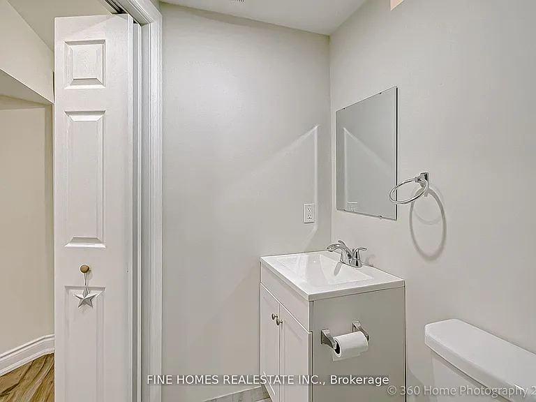 132 Purcell Cres #LOWER — Photo 8