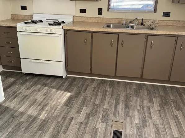 455 Sturdy Rd #1A, Valparaiso, IN 46383