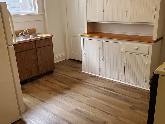 5th image of 926 W 8th St #1