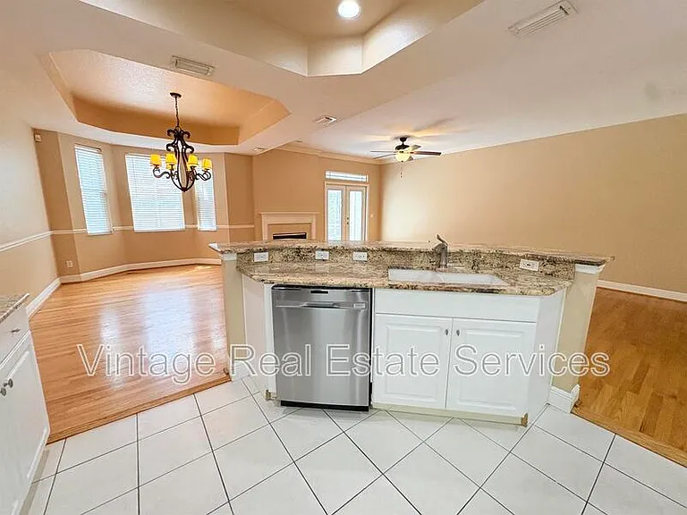 2856 Bayshore Trails Dr — Photo 4
